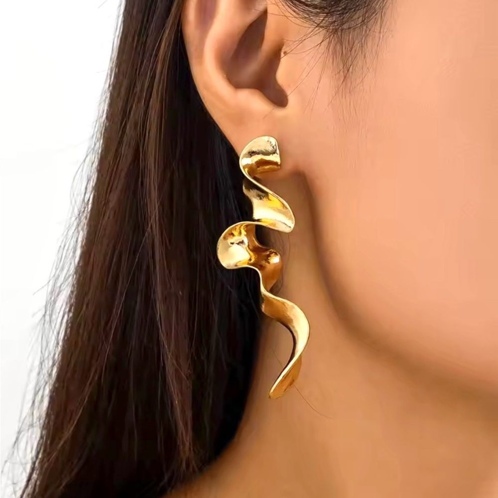 Earrings Gold Wavy Curly Ribbon Crumpled Molten Metal 3” Drop Statement MY21